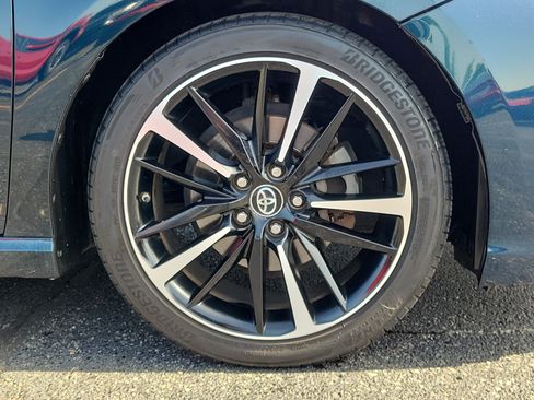 Used 2018 Toyota Camry XSE w/ Audio Package FWD image 5
