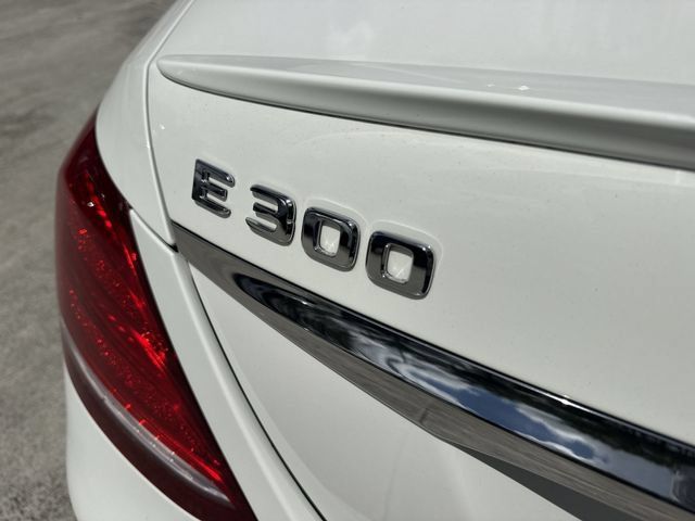 Used 2018 Mercedes-Benz E 300 4MATIC image 25