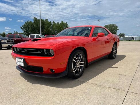 Used 2019 Dodge Challenger GT w/ Driver Convenience Group image 2