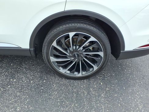 Used 2022 Lincoln Aviator Reserve w/ Equipment Group 201A AWD/4WD image 7