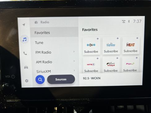 Used 2025 Toyota Corolla SE image 24
