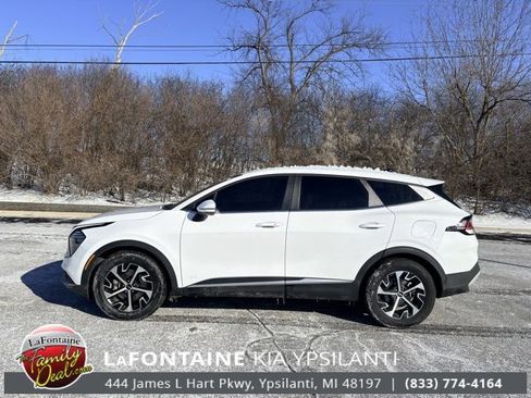 Certified 2024 Kia Sportage EX image 2