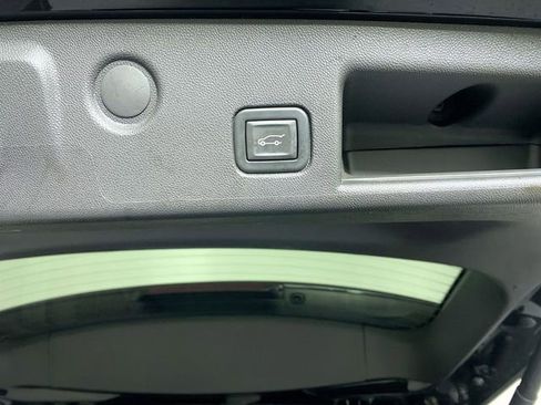 Used 2023 Chevrolet Equinox RS image 35