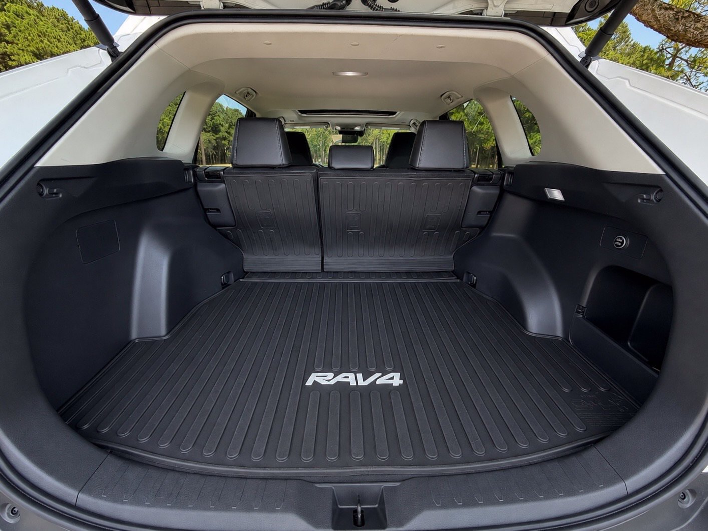 Used 2024 Toyota RAV4 XLE Premium w/ Weather Package FWD image 16