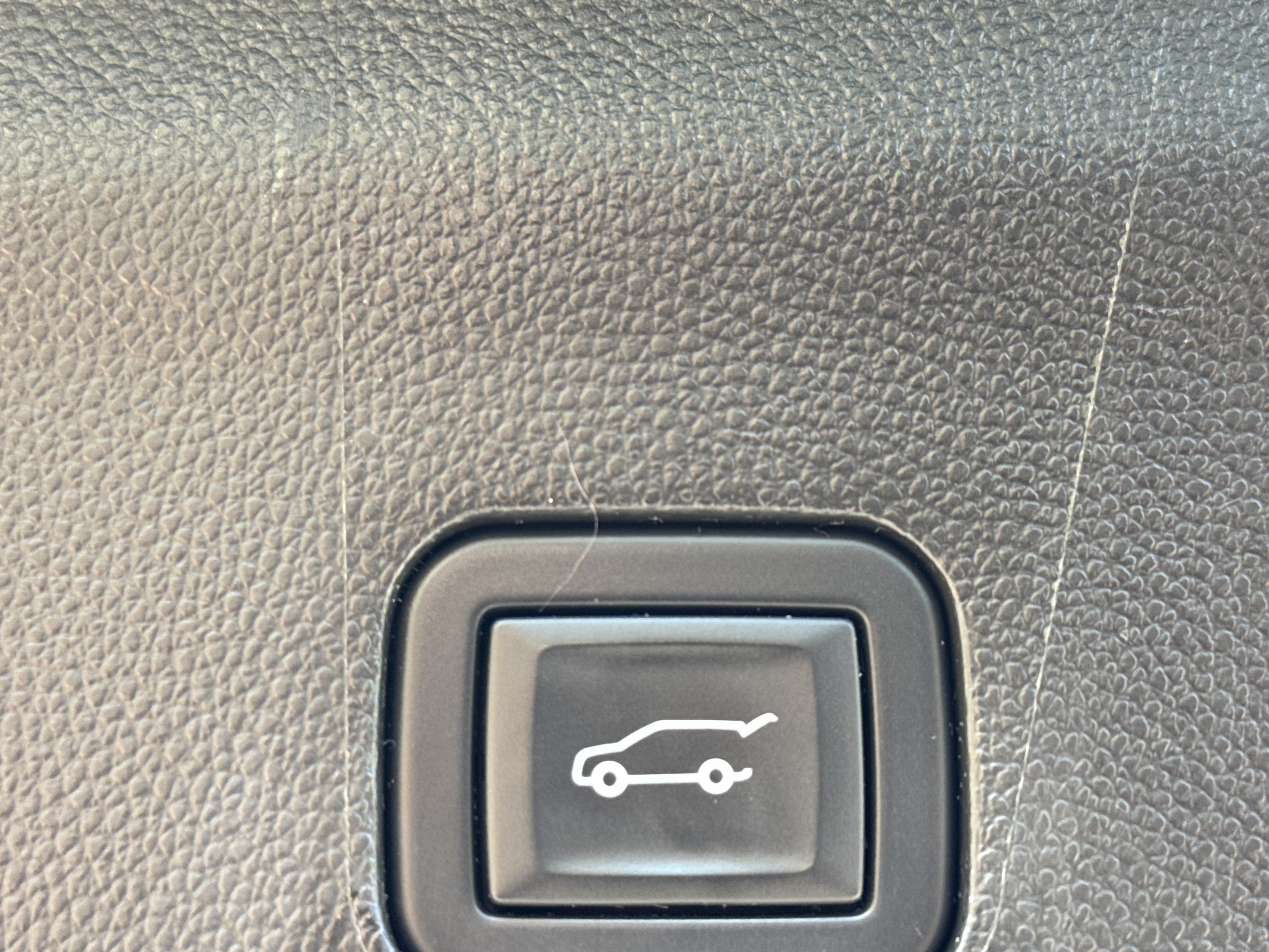 Used 2023 Buick Enclave Avenir w/ Avenir Technology Package FWD image 36