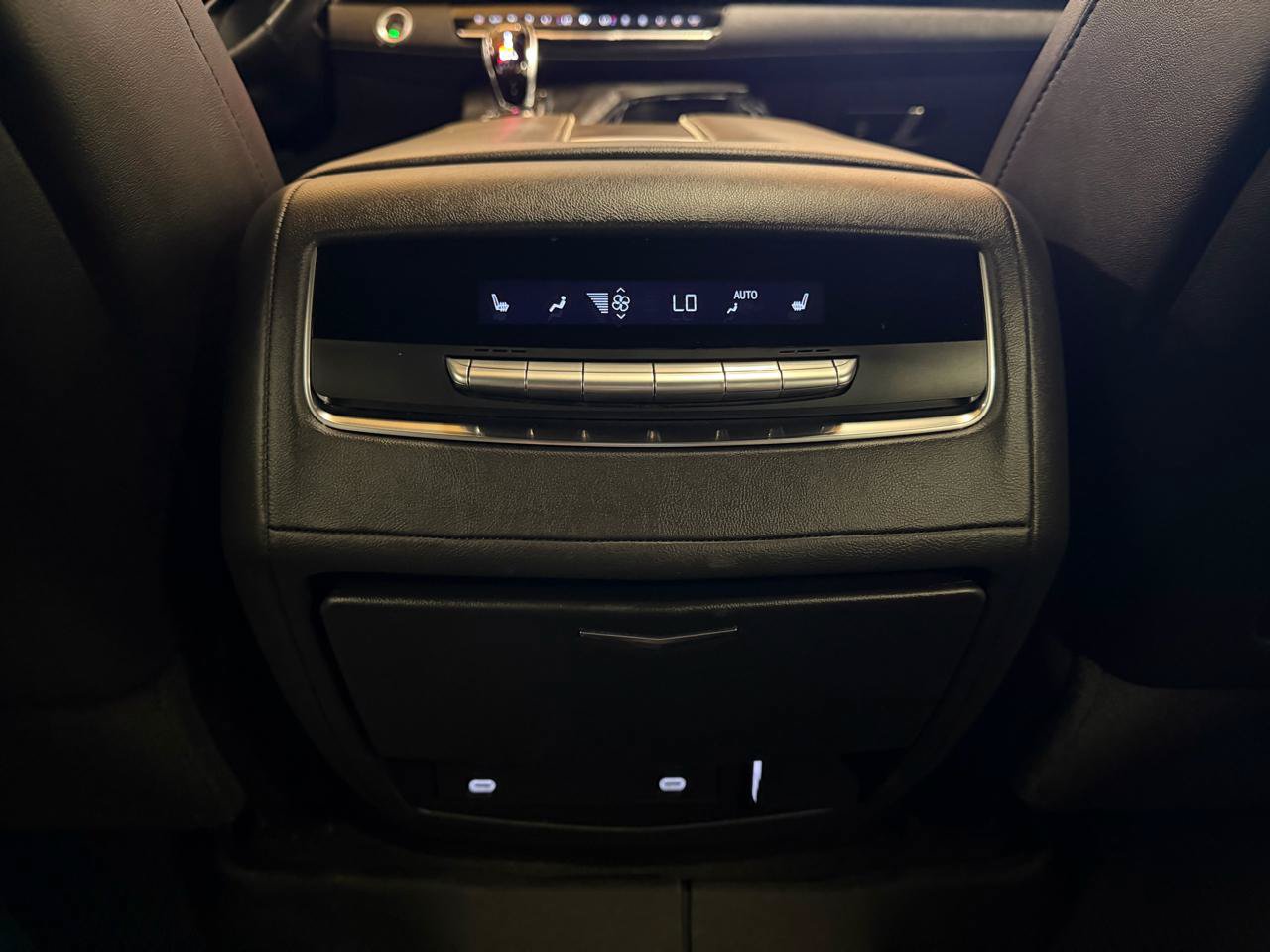 Used 2023 Cadillac Escalade ESV Sport AWD/4WD image 24