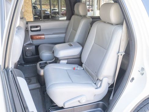 Used 2018 Toyota Sequoia Platinum image 17