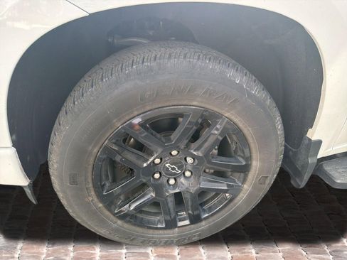 Used 2022 Chevrolet Silverado 1500 Custom image 4