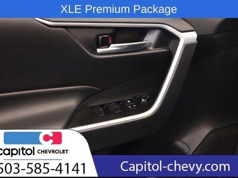 Used 2021 Toyota RAV4 XLE Premium image 8