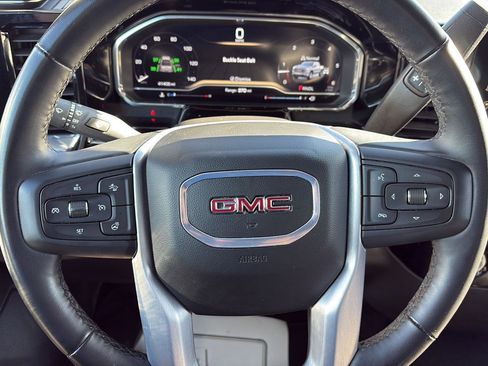 Used 2024 GMC Sierra 1500 SLT image 30