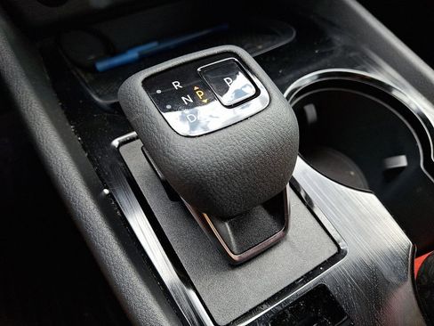 Used 2025 Nissan Rogue SV image 12