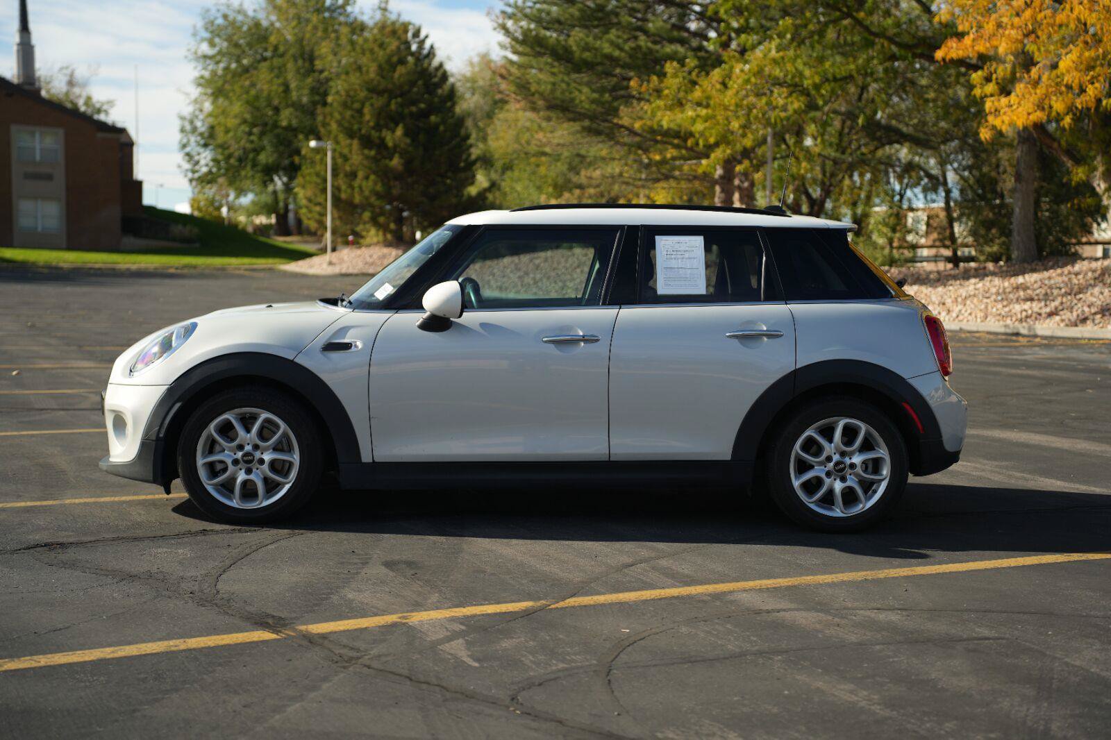 Used 2019 MINI Cooper 4-Door Hardtop FWD image 2
