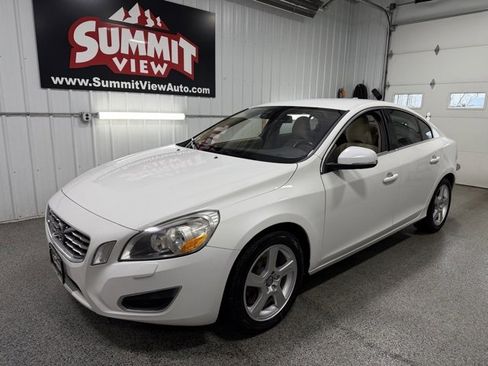 Used 2013 Volvo S60 T5 image 1