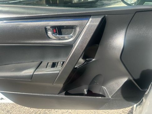 Used 2019 Toyota Corolla SE w/ Carpet Mat Package (TMS) image 7