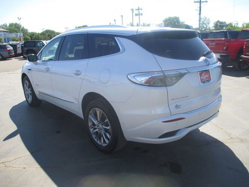 Used 2024 Buick Enclave Avenir FWD image 9