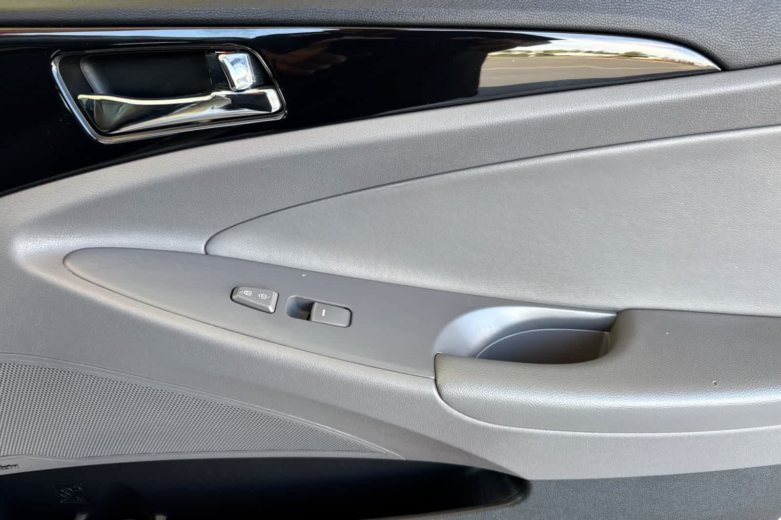 Used 2011 Hyundai Sonata Limited w/ Navigation Pkg 5 FWD image 18