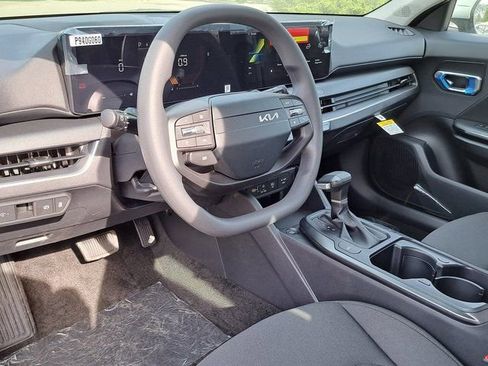 New 2026 Kia K4 LXS image 7
