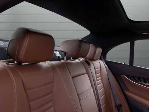Used 2022 Mercedes-Benz E 350 4MATIC Sedan image 77