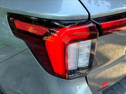 Used 2025 Ford Explorer ST-Line w/ ST-Line Street Pack AWD/4WD image 21