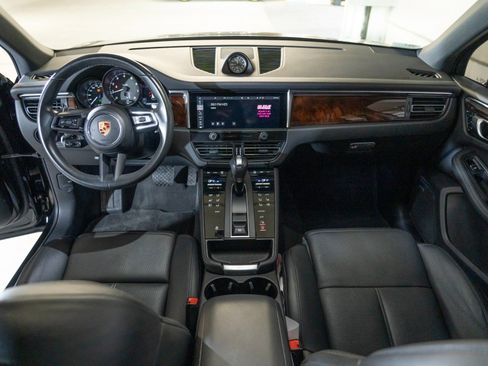 Certified 2023 Porsche Macan AWD/4WD image 25