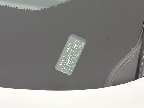 Certified 2026 Land Rover Range Rover Velar Dynamic SE AWD/4WD image 27