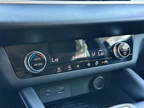 Used 2022 Mitsubishi Outlander ES image 15