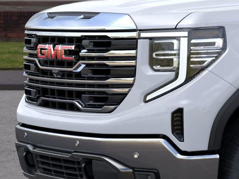 New 2026 GMC Sierra 1500 SLT image 13
