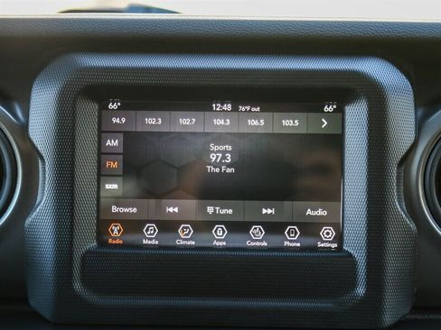 Used 2023 Jeep Gladiator Willys image 22