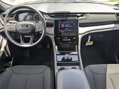 New 2025 Jeep Grand Cherokee Laredo X w/ Luxury Tech Group I image 14