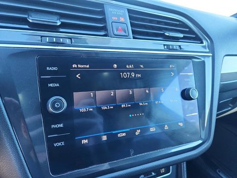 Used 2021 Volkswagen Tiguan SE R-Line image 23