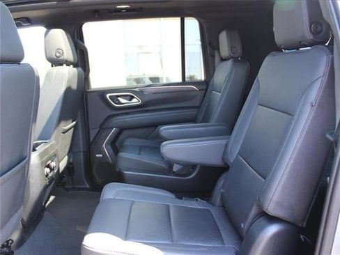 Used 2023 Chevrolet Suburban Z71 image 34