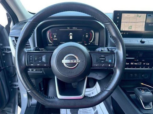 Used 2024 Nissan Rogue SL w/ SL Premium Package FWD image 11