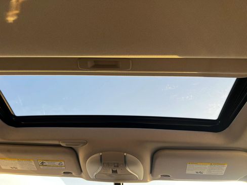 Used 2019 INFINITI QX60 Luxe w/ Essential Package image 17