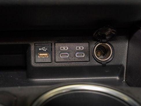 Used 2023 Toyota Highlander L image 17