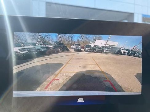 Used 2025 Chevrolet Trax LT w/ LT Convenience Package image 13