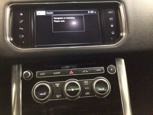 Used 2016 Land Rover Range Rover Sport HSE AWD/4WD image 18