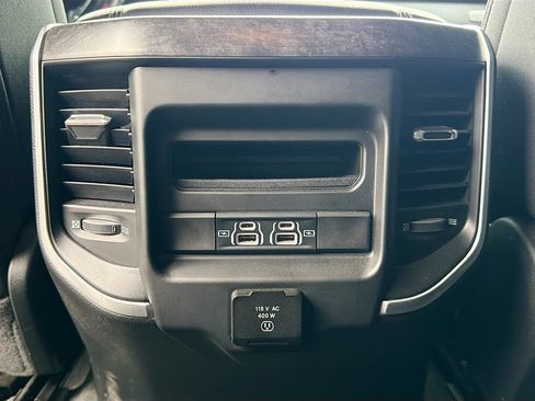 Used 2022 RAM 1500 Big Horn AWD/4WD image 25