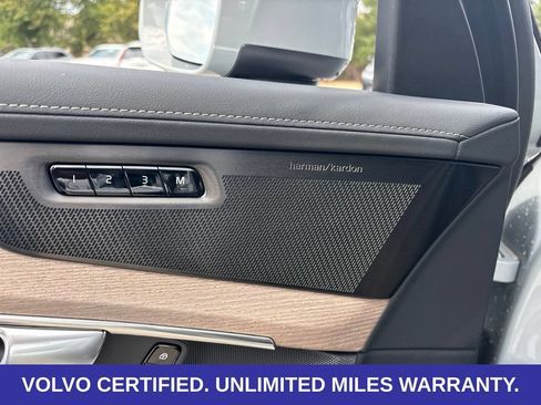 Certified 2025 Volvo XC90 T8 Ultra AWD/4WD image 17