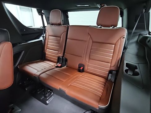 Certified 2024 GMC Yukon Denali Ultimate image 37