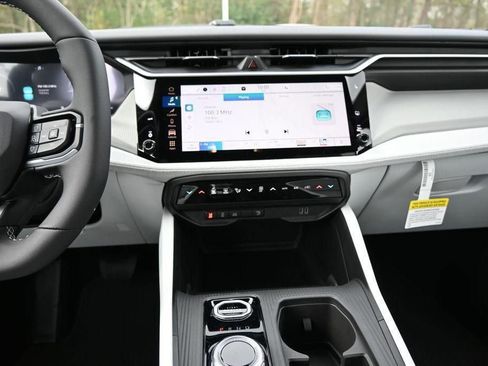 New 2026 Jeep Cherokee Laredo image 9