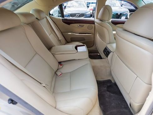 Used 2010 Lexus LS 460 RWD image 24