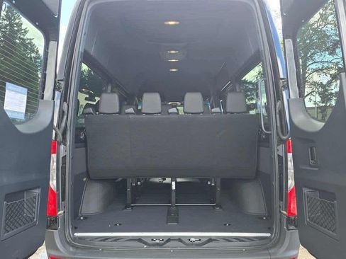 Used 2025 Mercedes-Benz Sprinter 2500 image 21