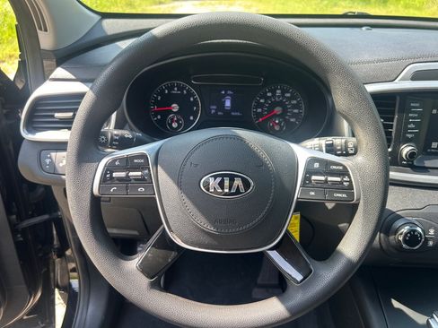 Used 2020 Kia Sorento LX FWD image 9