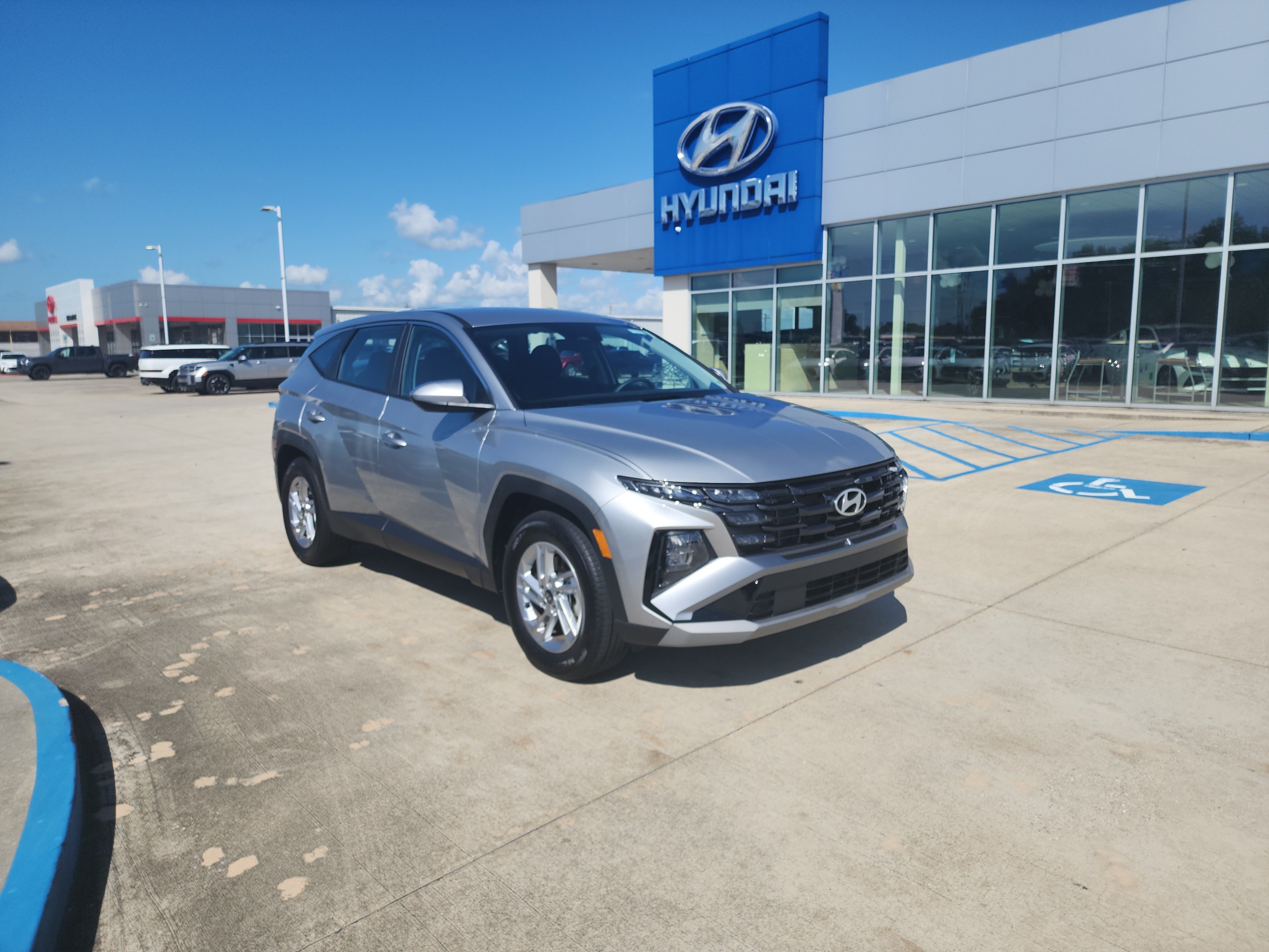 Used 2026 Hyundai Tucson SE FWD image 1