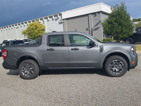 New 2025 Ford Maverick XLT w/ XLT Luxury Package image 18