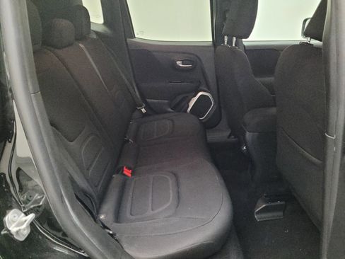 Used 2019 Jeep Renegade Latitude image 19