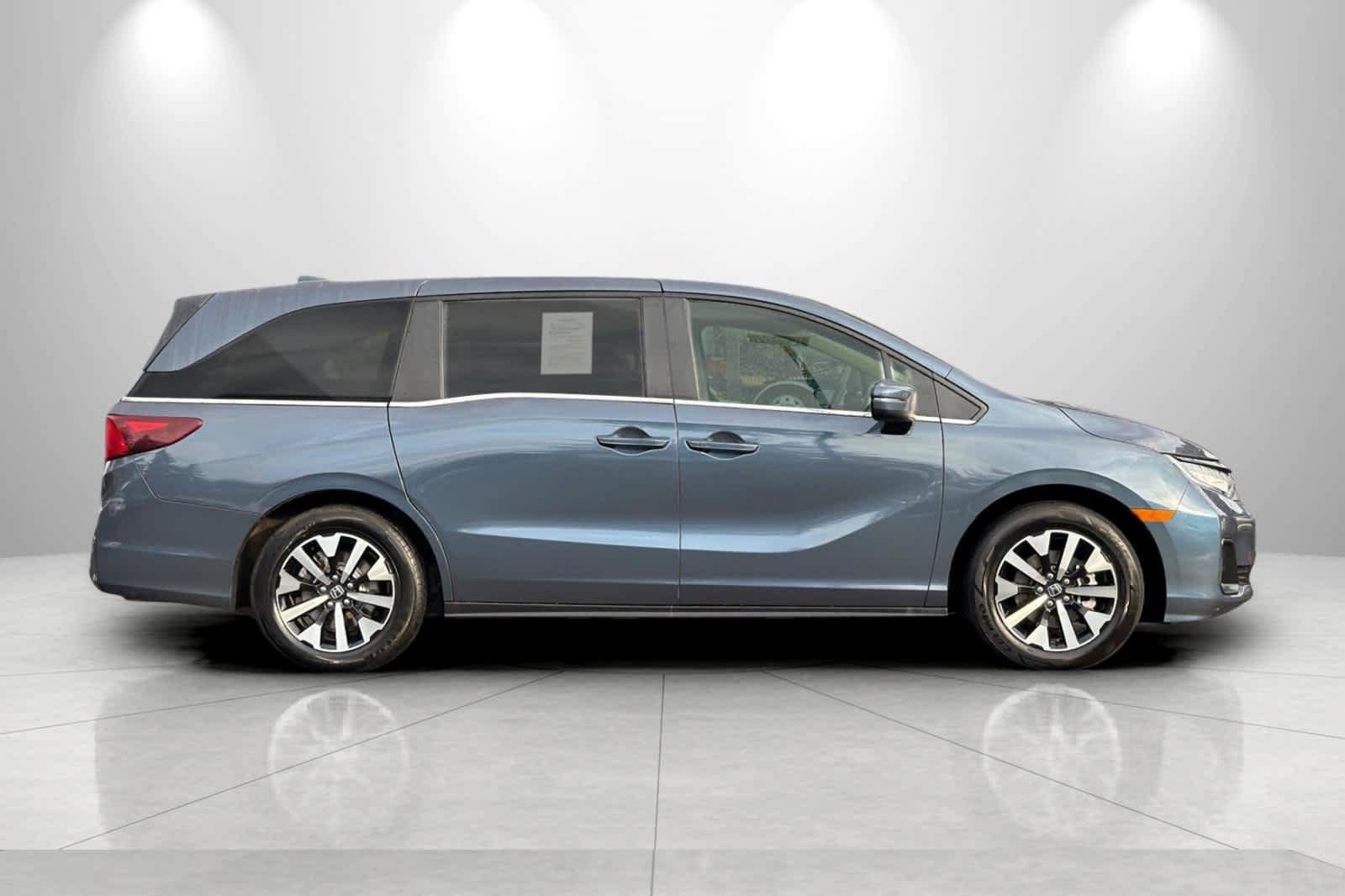 Used 2025 Honda Odyssey EX-L image 8