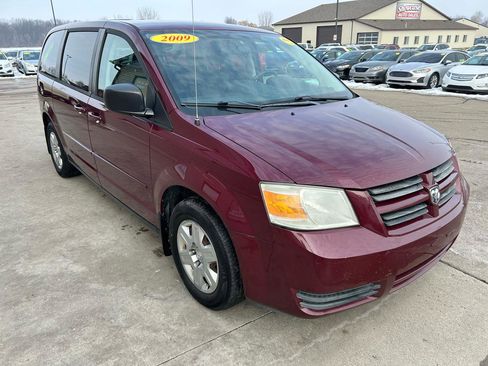 Used 2009 Dodge Grand Caravan SE image 3