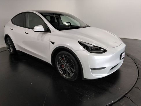 Used 2022 Tesla Model Y Performance image 4