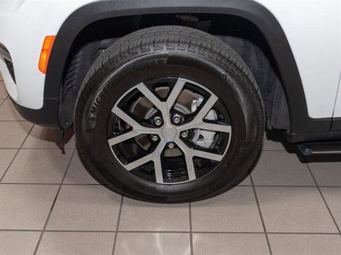Used 2025 Jeep Grand Cherokee Limited w/ Trailer Tow Package image 6